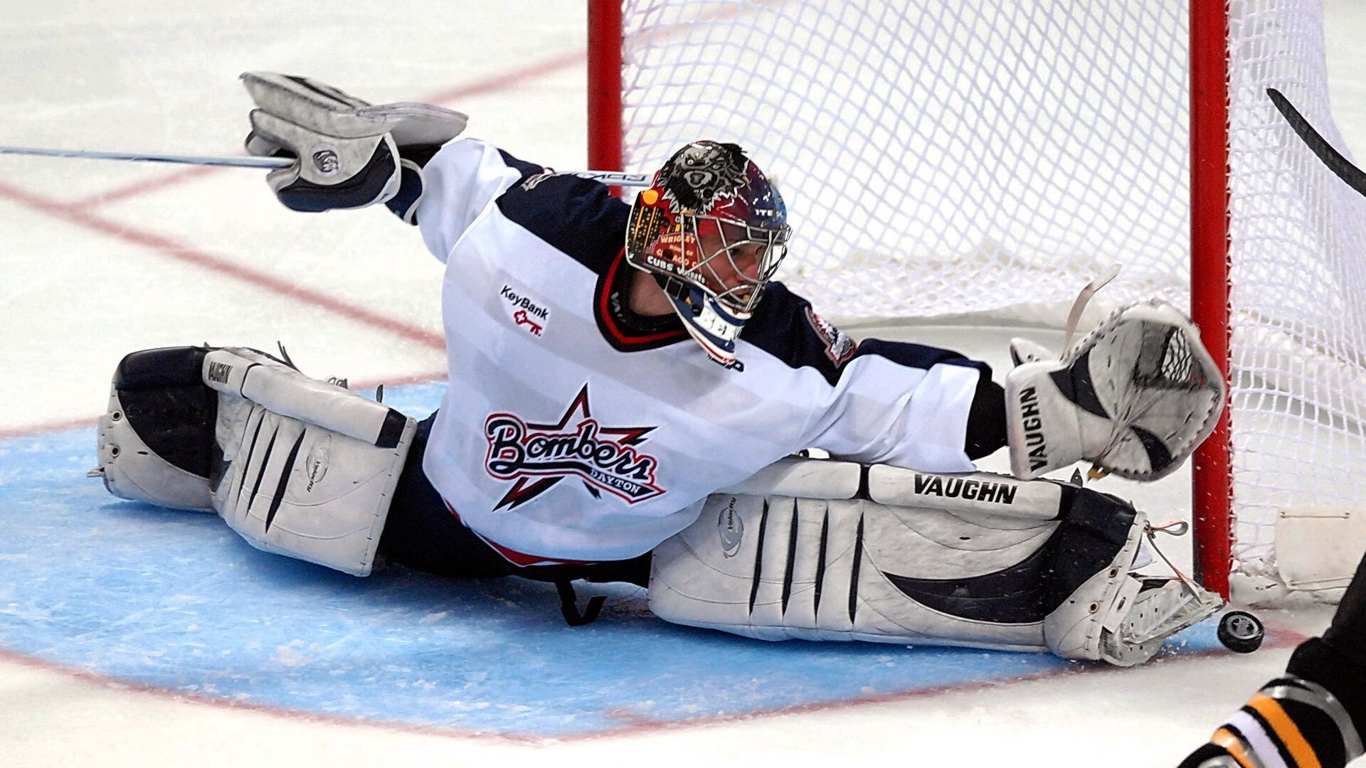 开云体育在线入口-从沙尘到冰雪：WRC面对极端环境的策略